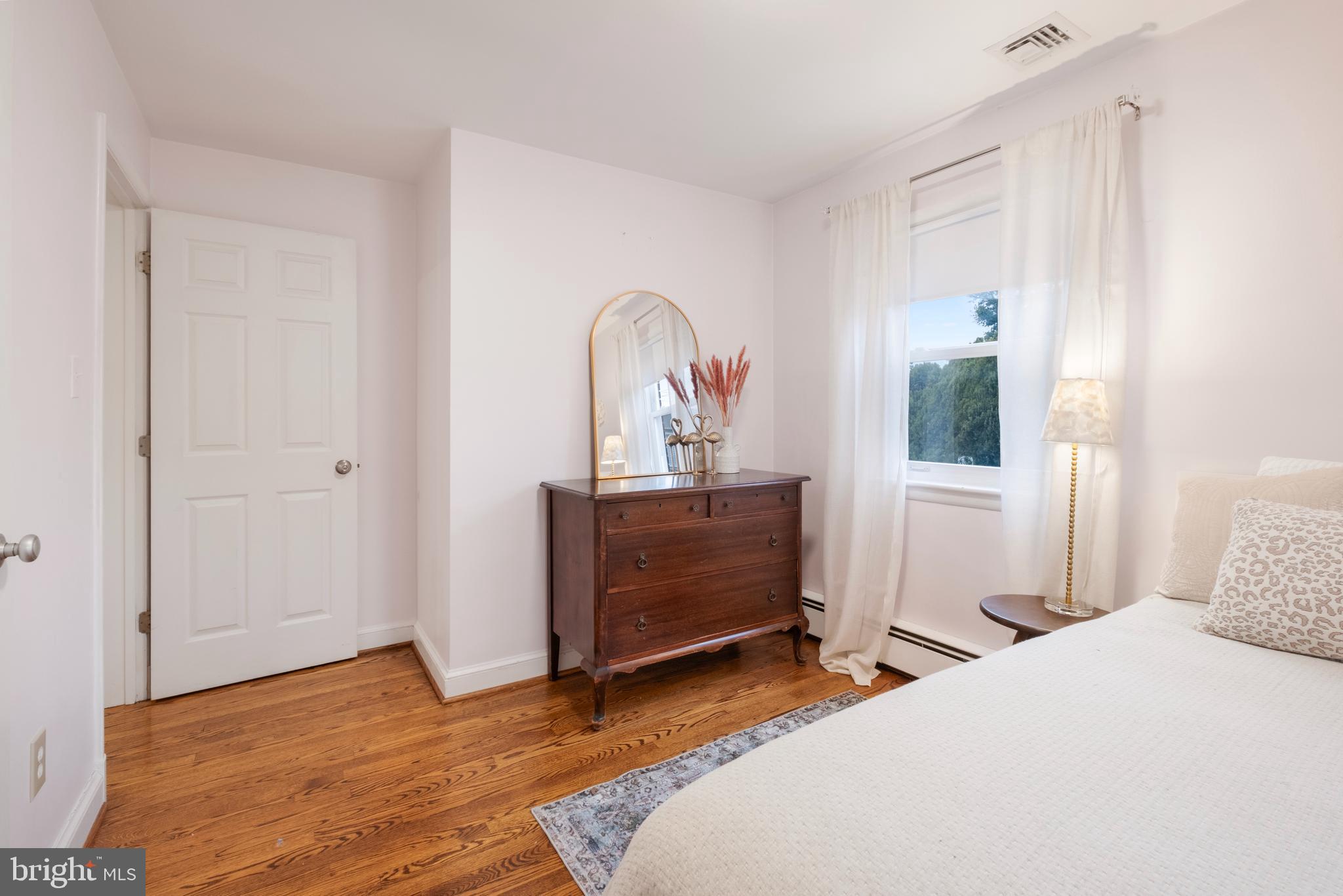 2504 KENILWORTH STREET N