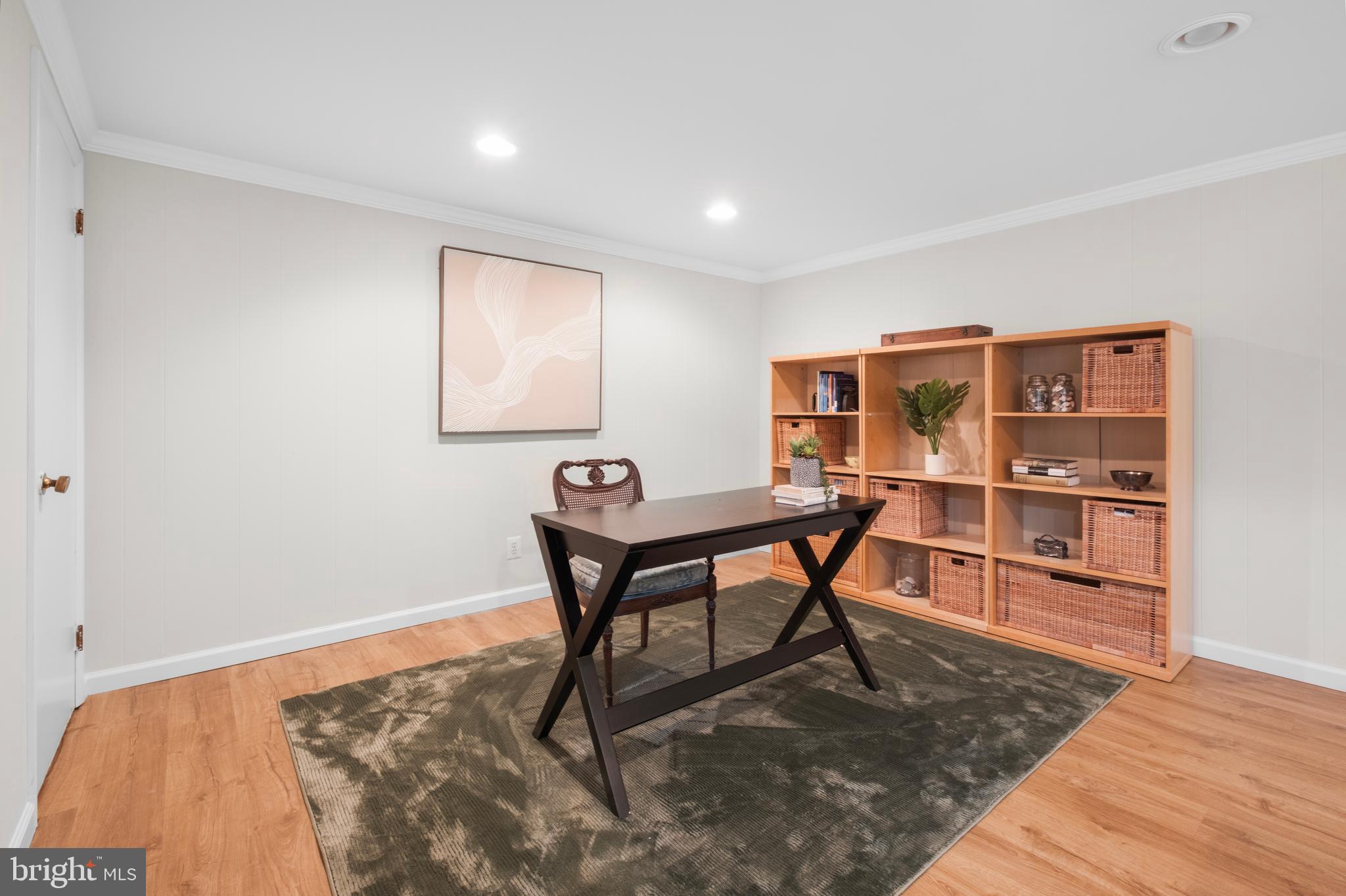 2504 KENILWORTH STREET N