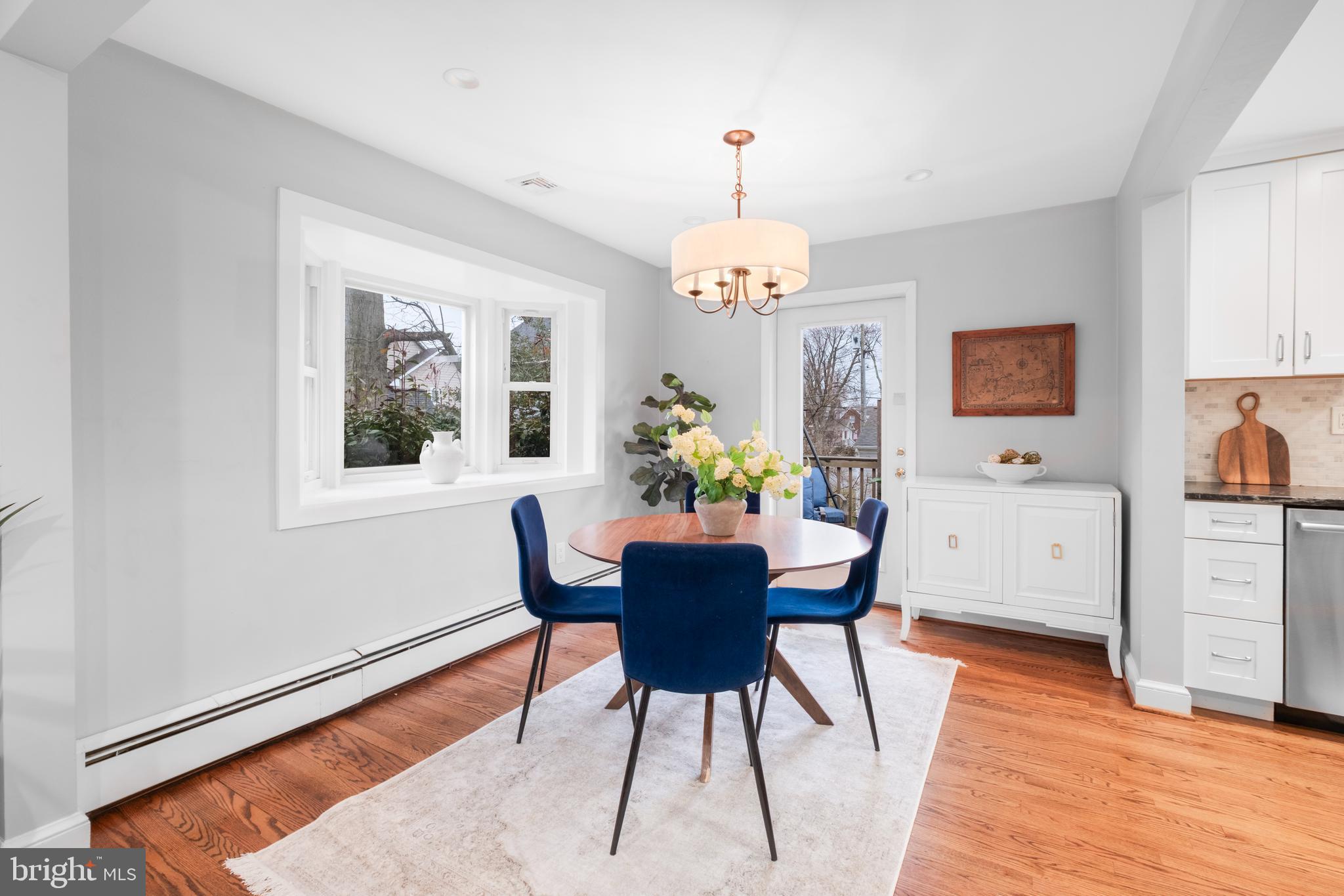 2504 KENILWORTH STREET N