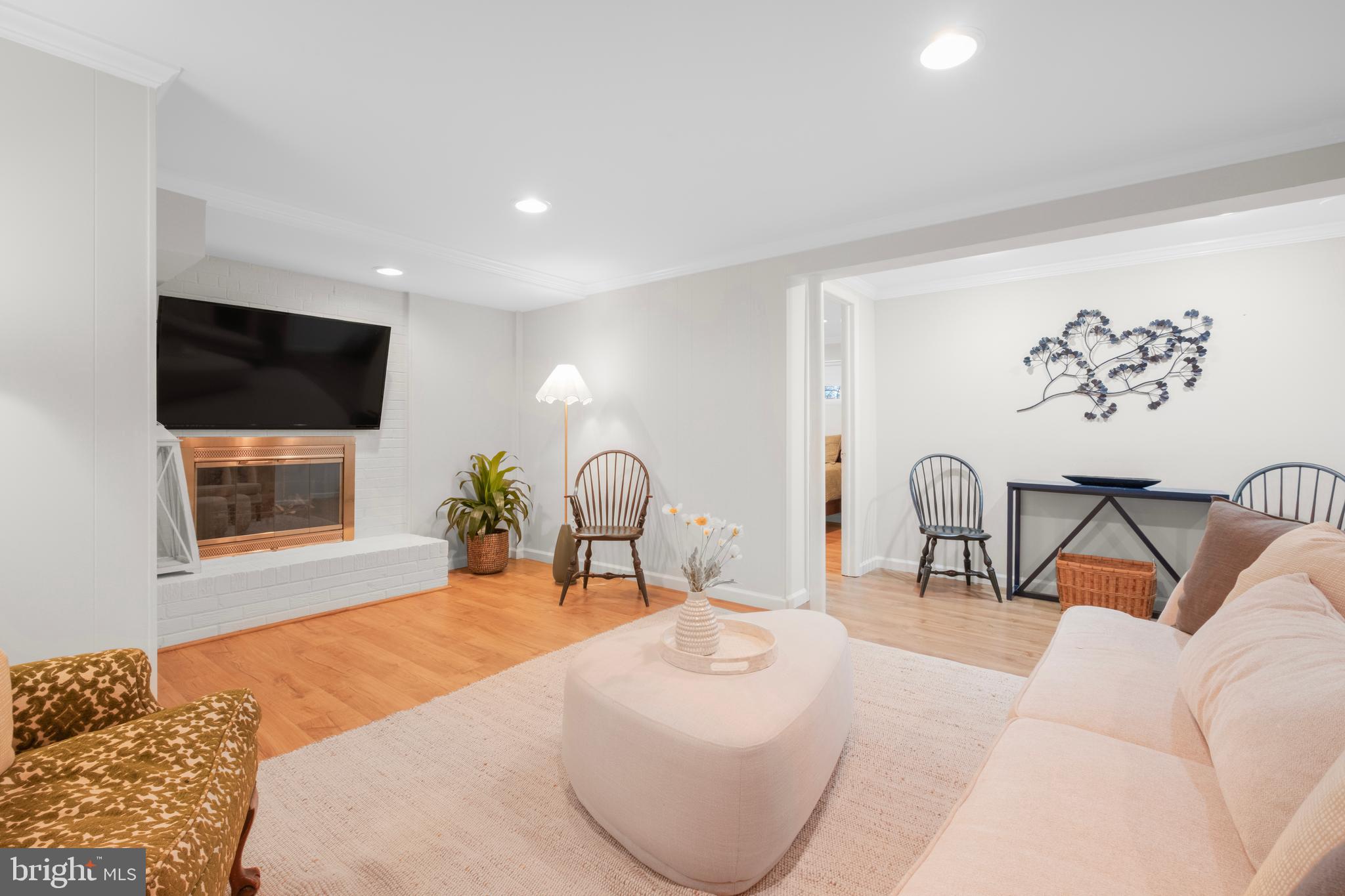 2504 KENILWORTH STREET N