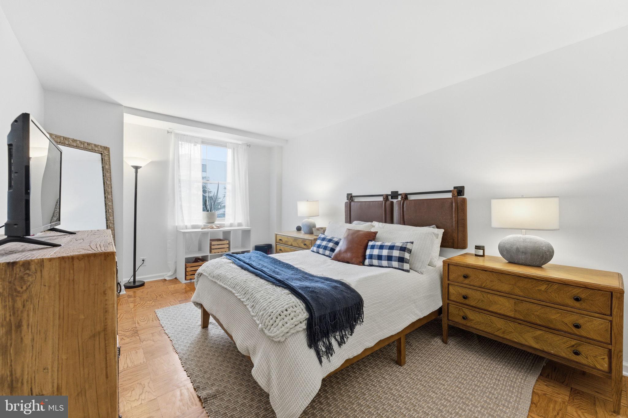 2030 N ADAMS STREET 911