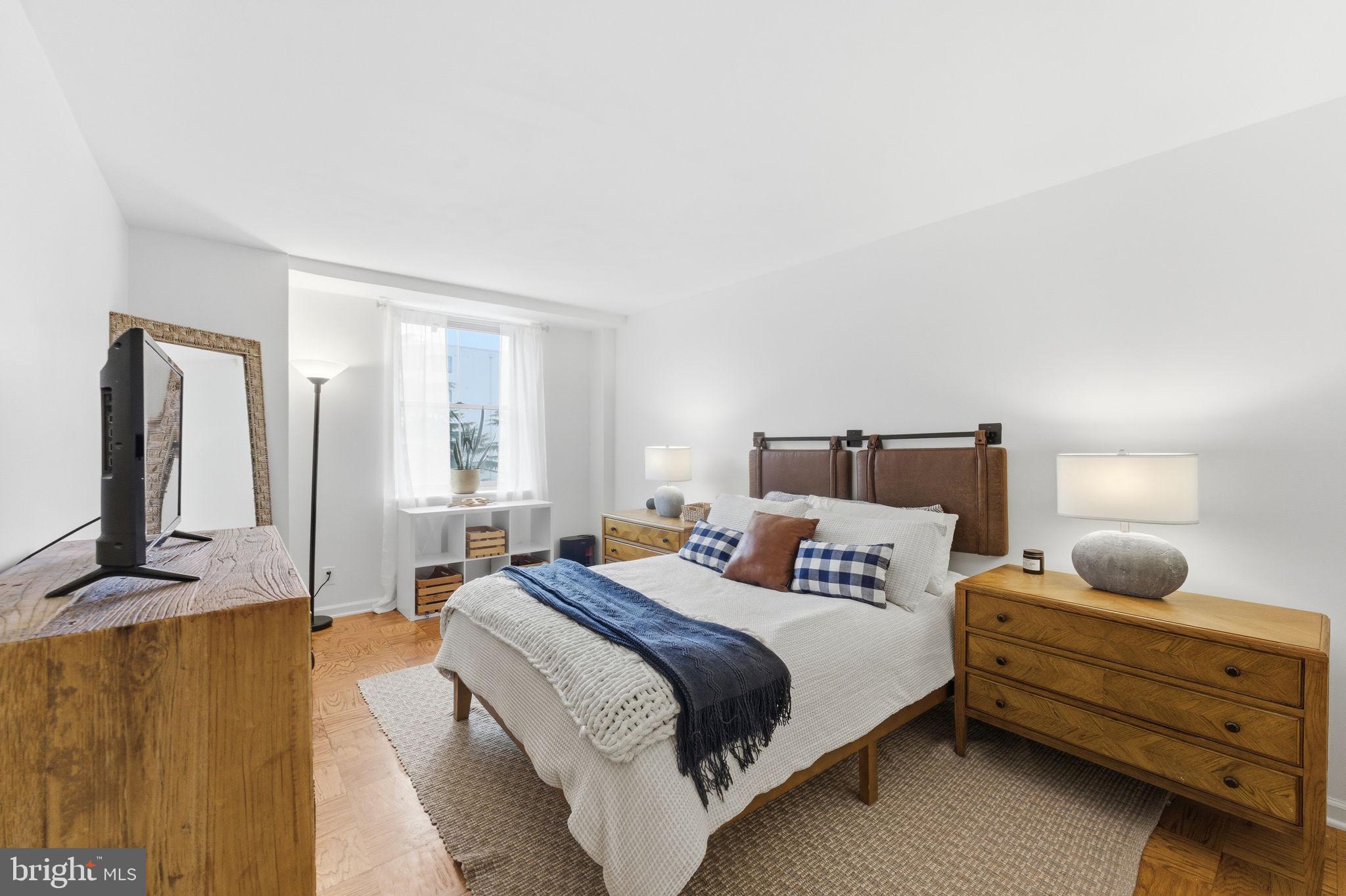 2030 N ADAMS STREET 911