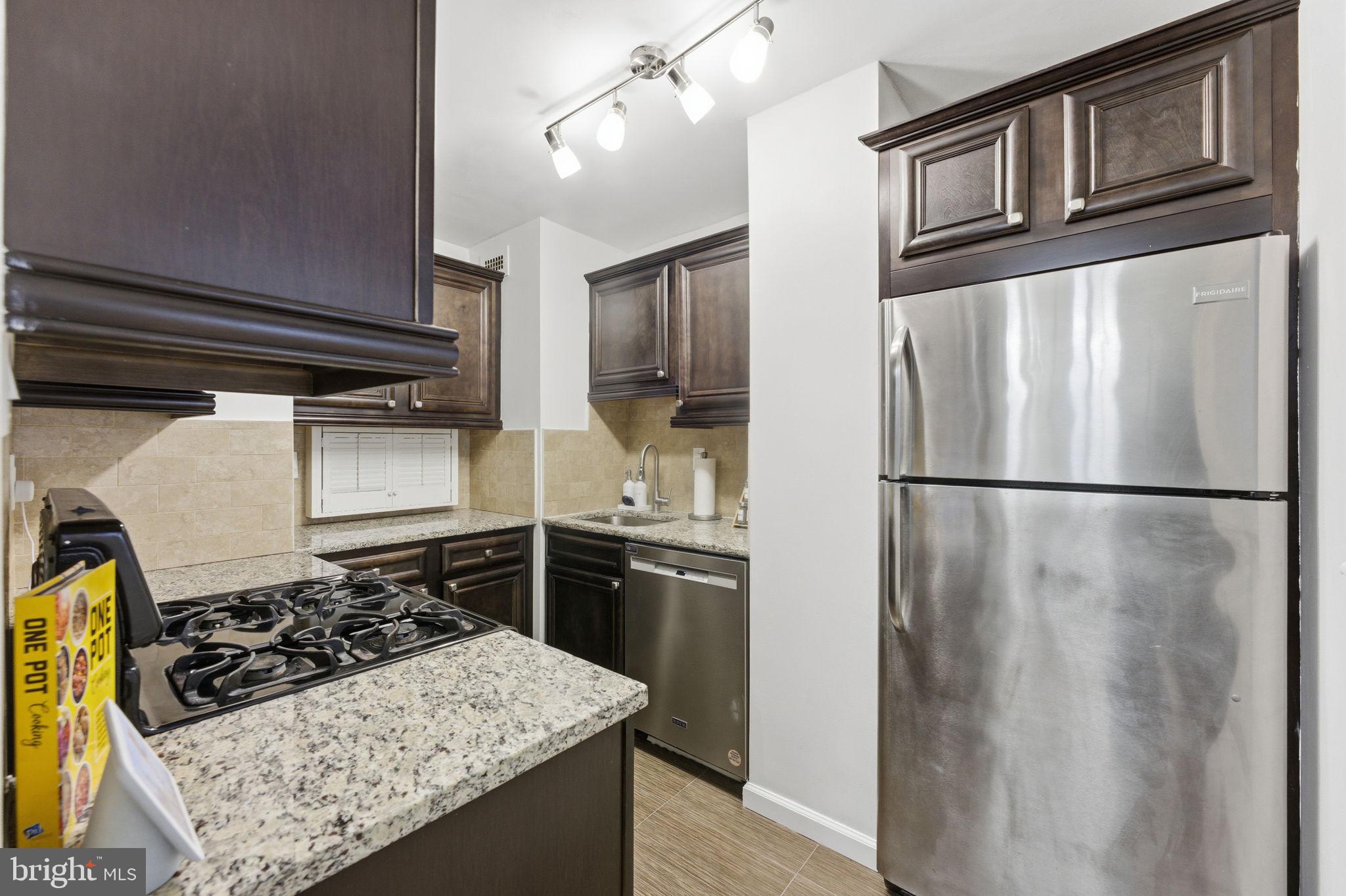 2030 N ADAMS STREET 911