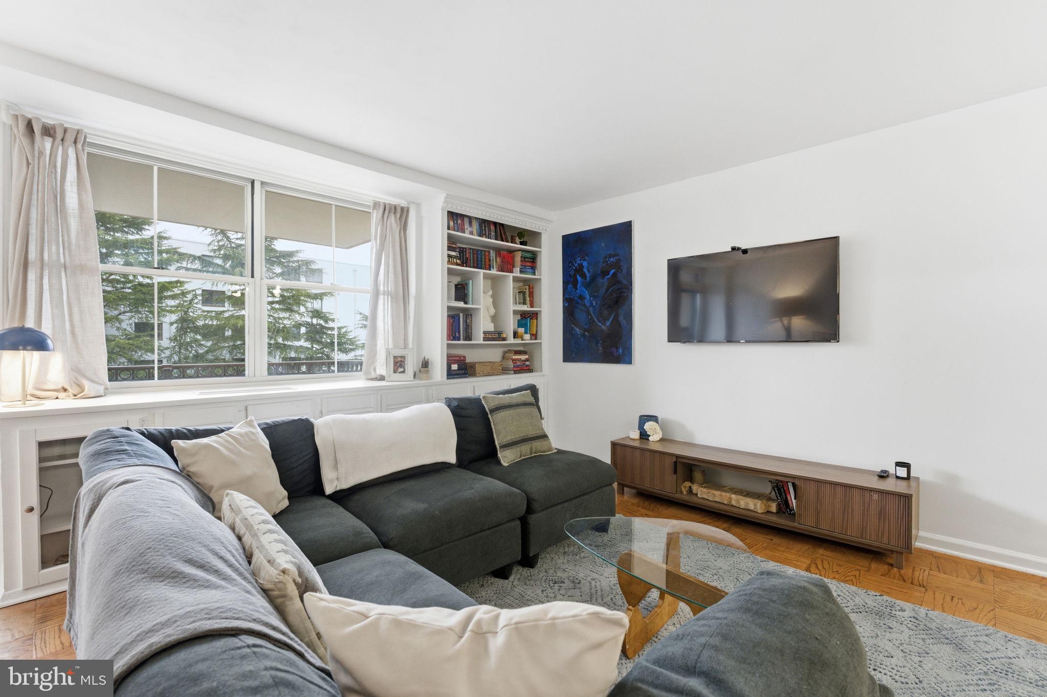 2030 N ADAMS STREET 911