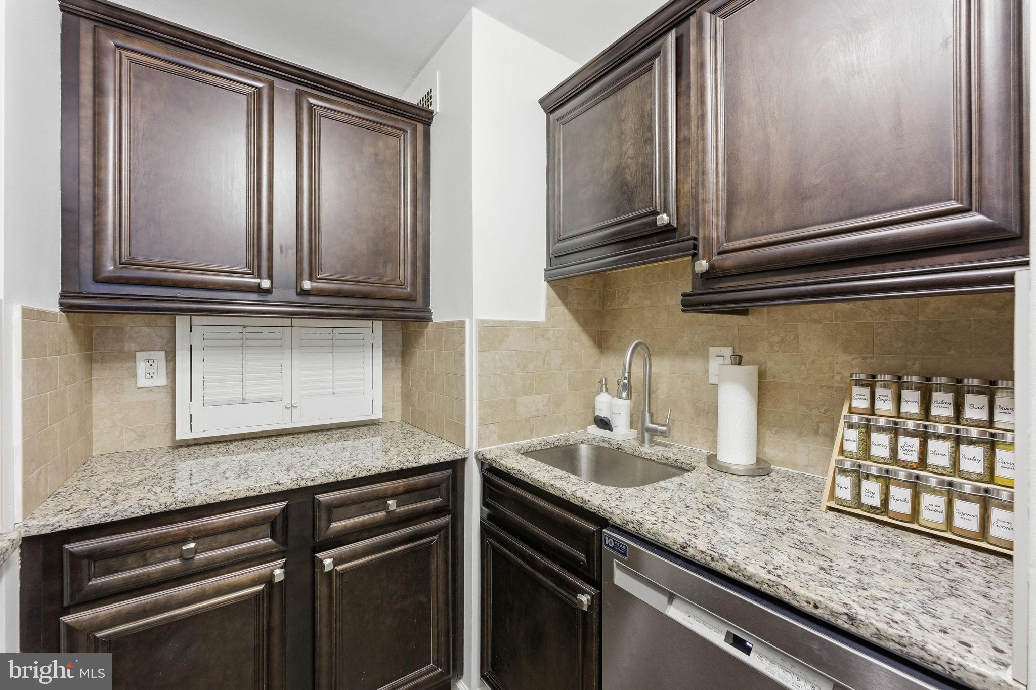 2030 N ADAMS STREET 911