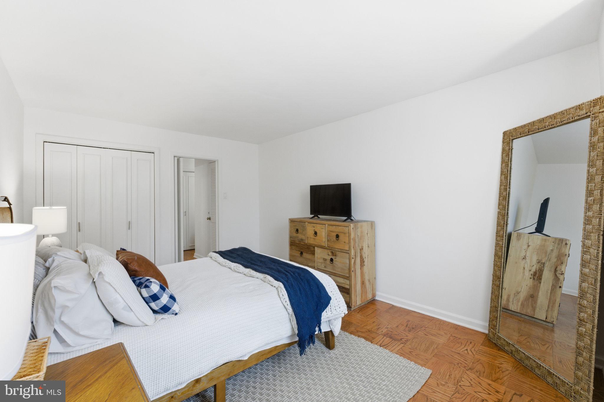 2030 N ADAMS STREET 911