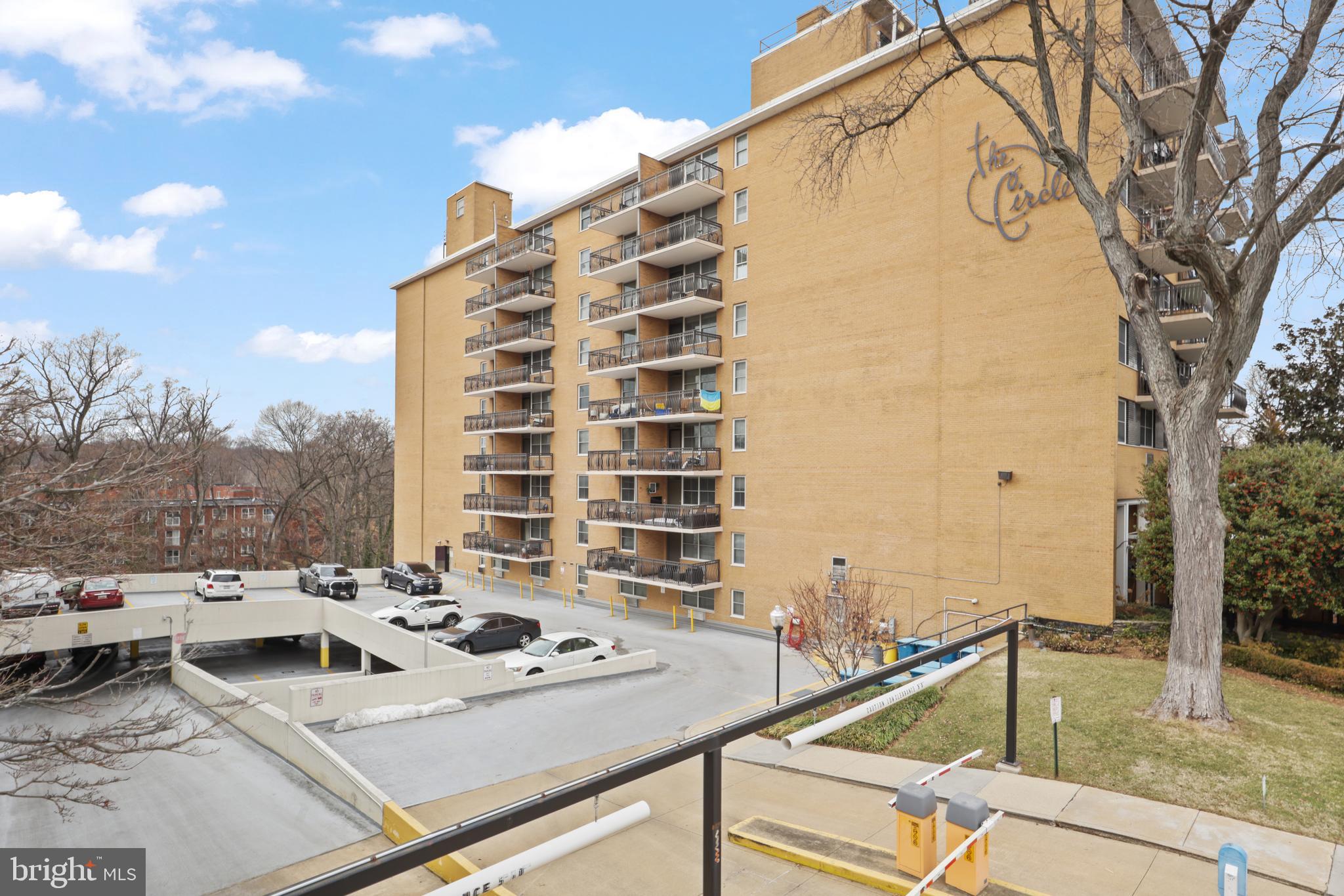 2030 N ADAMS STREET 911