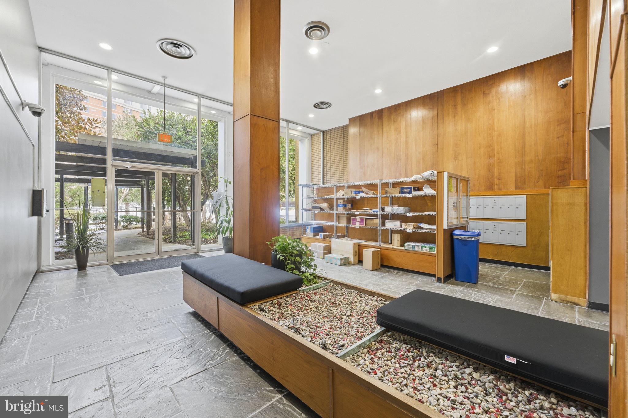 2030 N ADAMS STREET 911