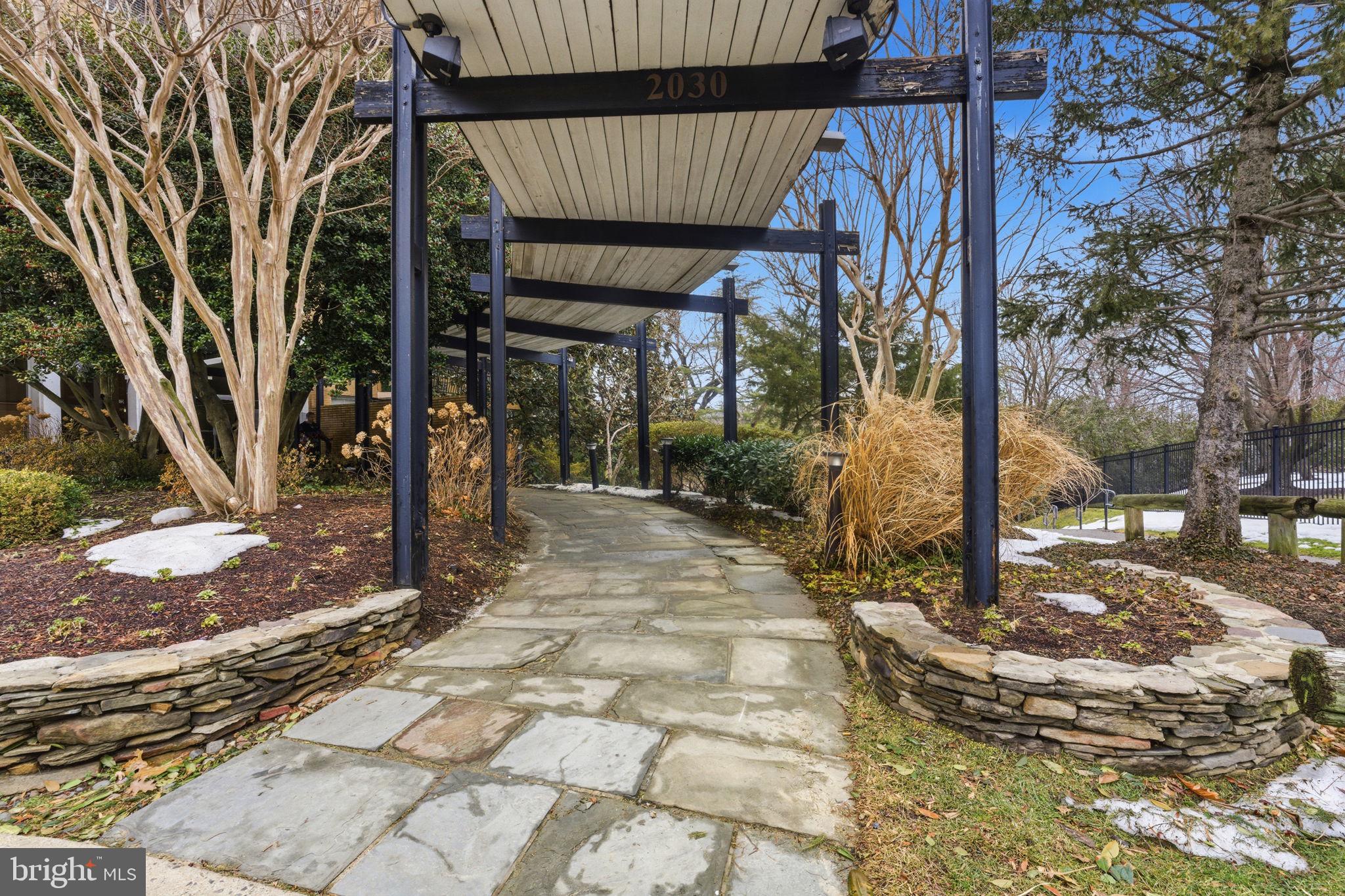 2030 N ADAMS STREET 911