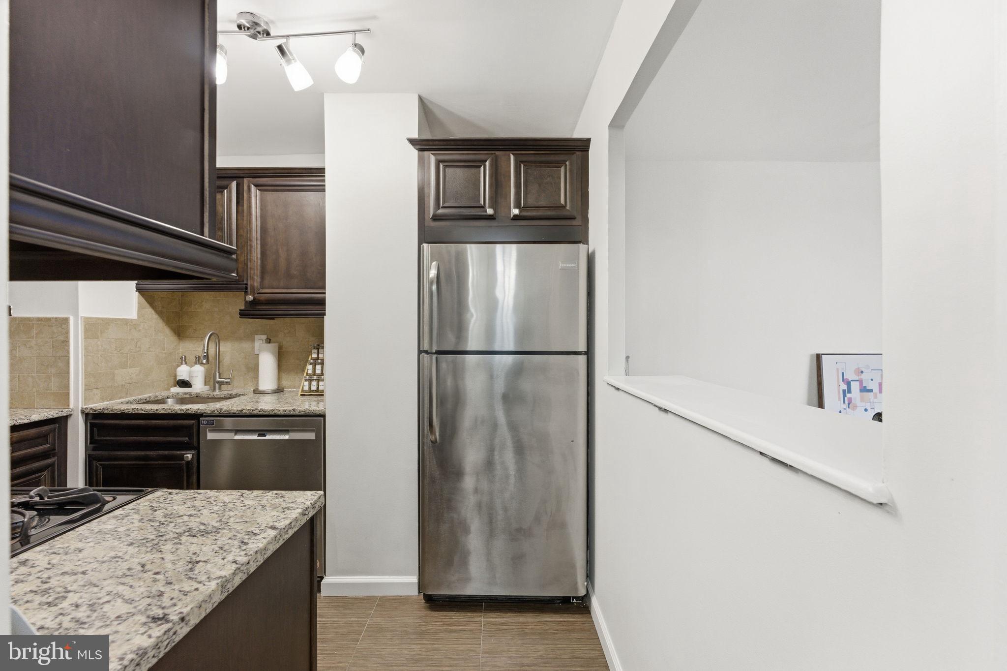 2030 N ADAMS STREET 911