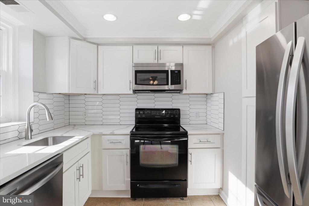 3082 ABINGDON STREET Unit: C1