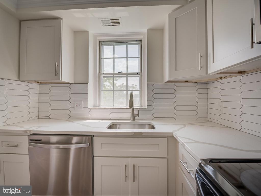 3082 ABINGDON STREET Unit: C1