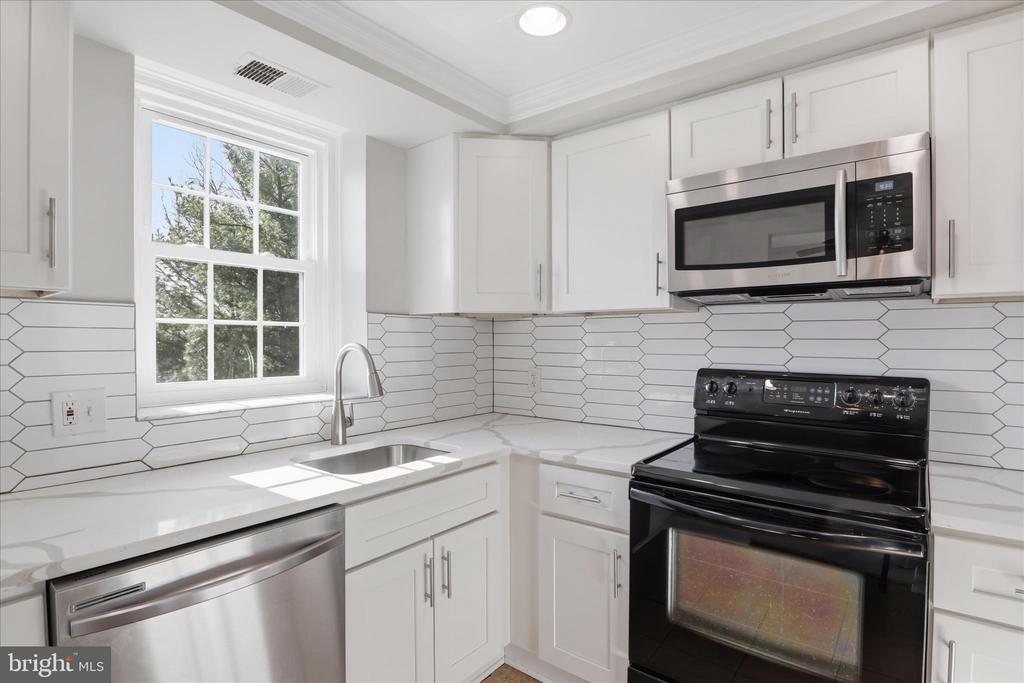 3082 ABINGDON STREET Unit: C1