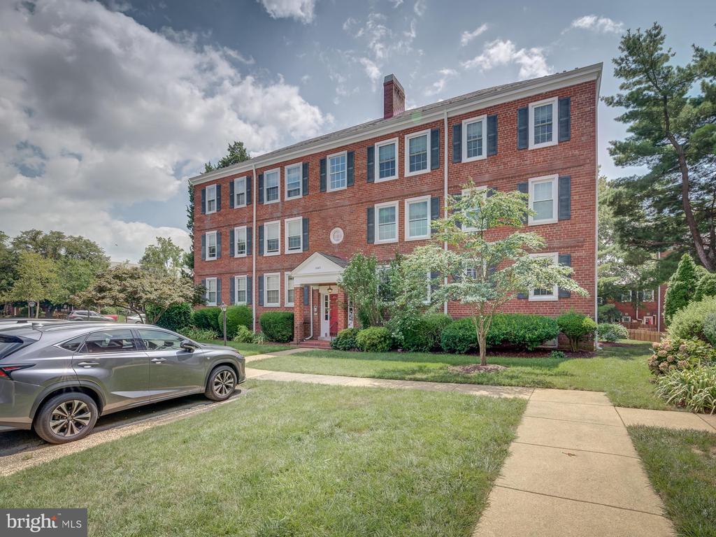 3082 ABINGDON STREET Unit: C1
