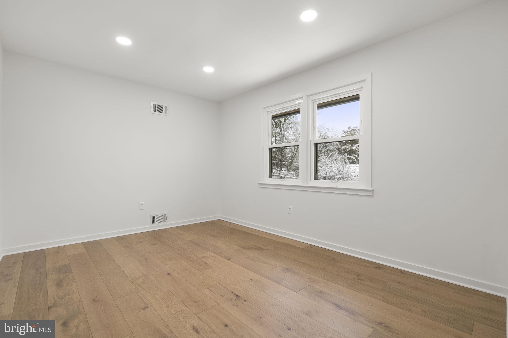 2339 N POWHATAN STREET