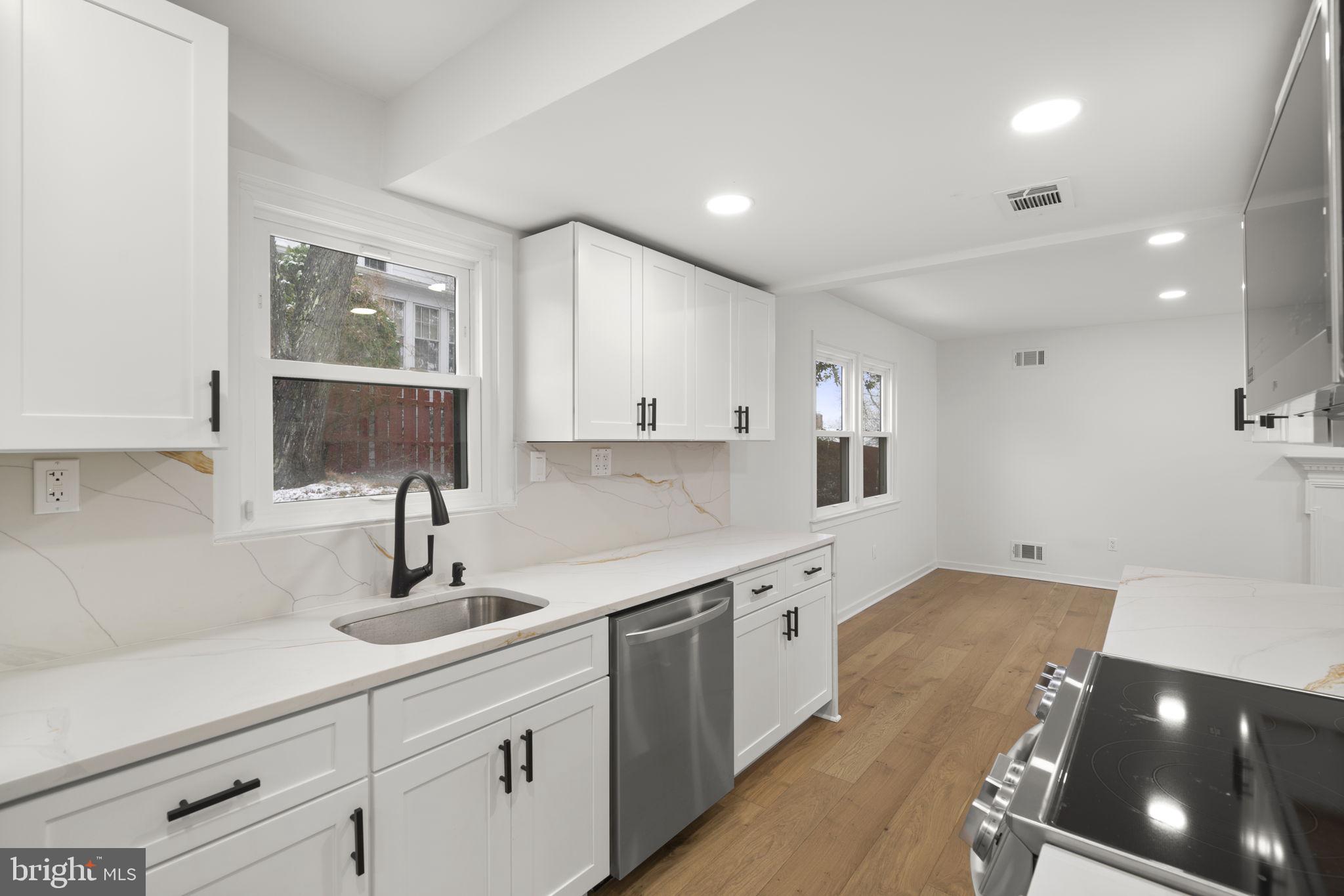 2339 N POWHATAN STREET