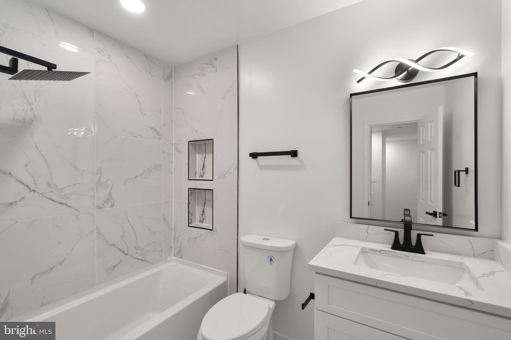 2339 N POWHATAN STREET