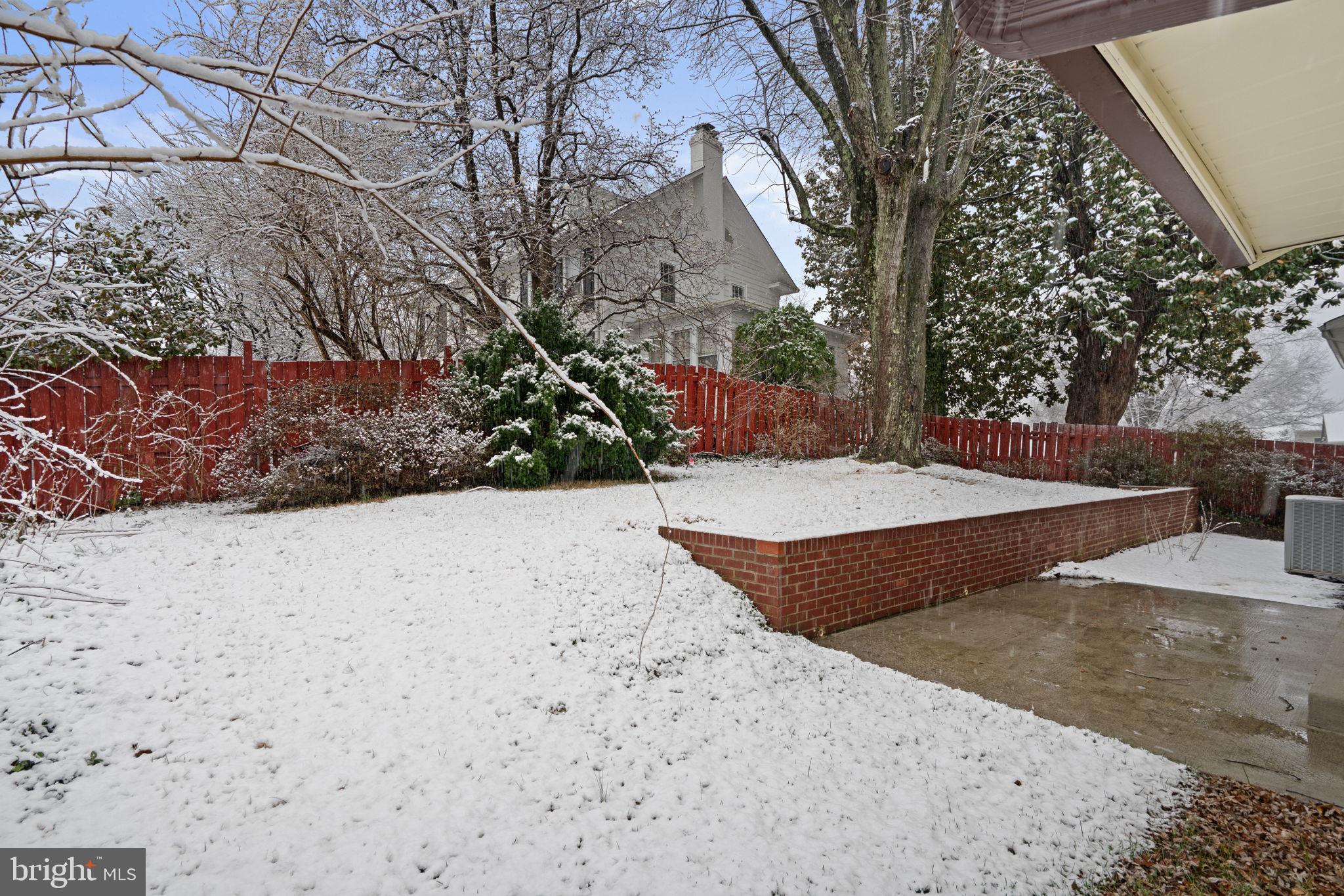 2339 N POWHATAN STREET