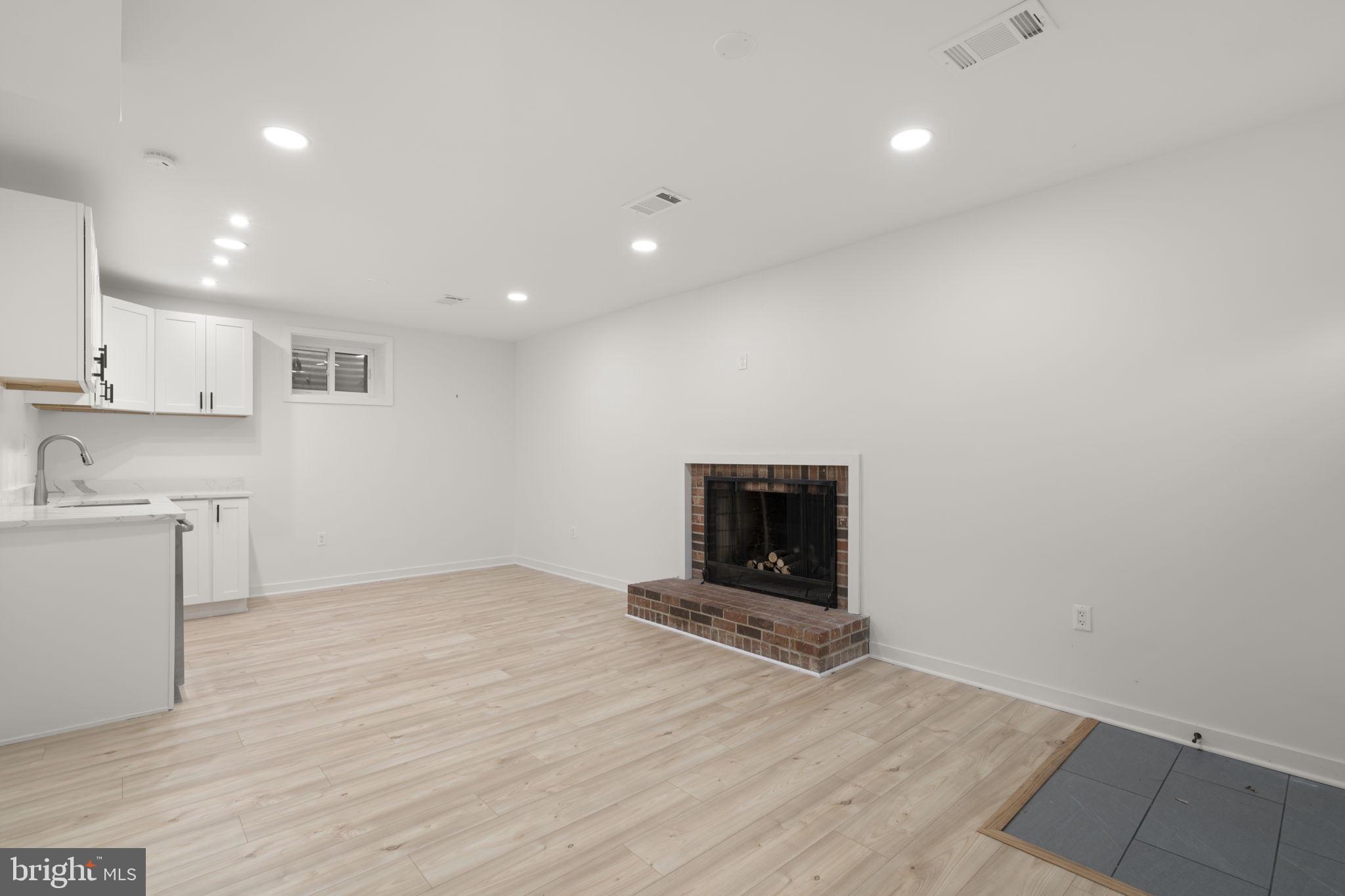 2339 N POWHATAN STREET