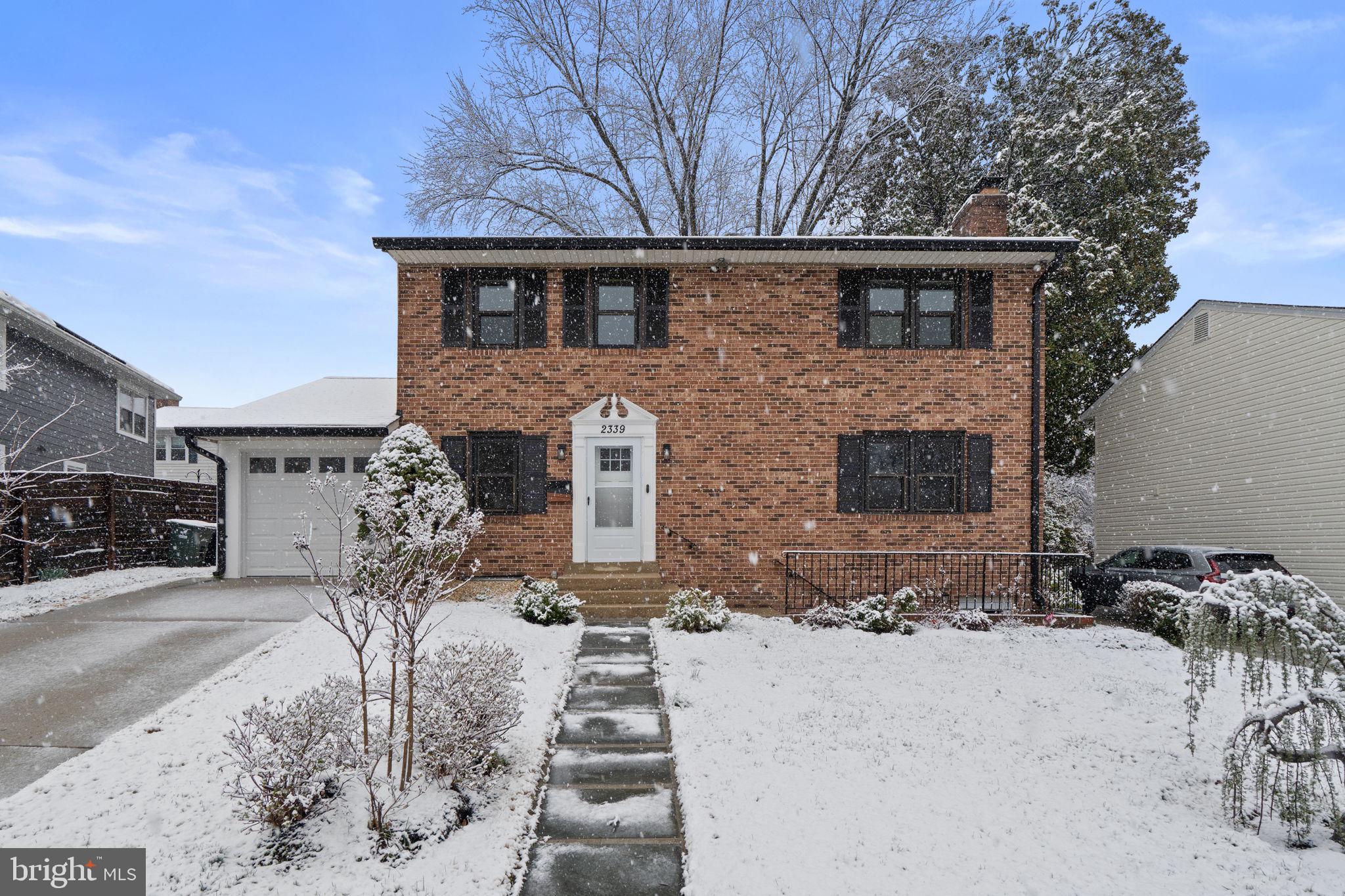 2339 N POWHATAN STREET