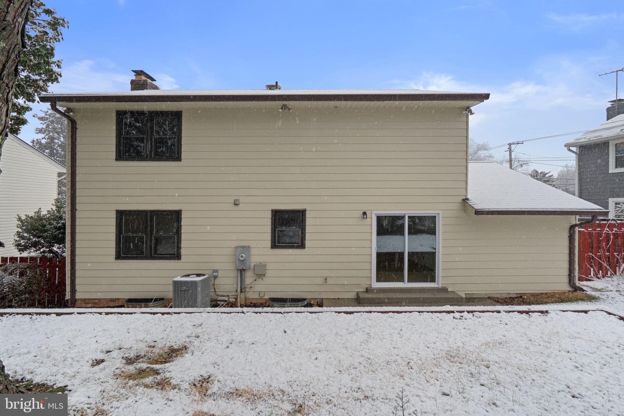 2339 N POWHATAN STREET