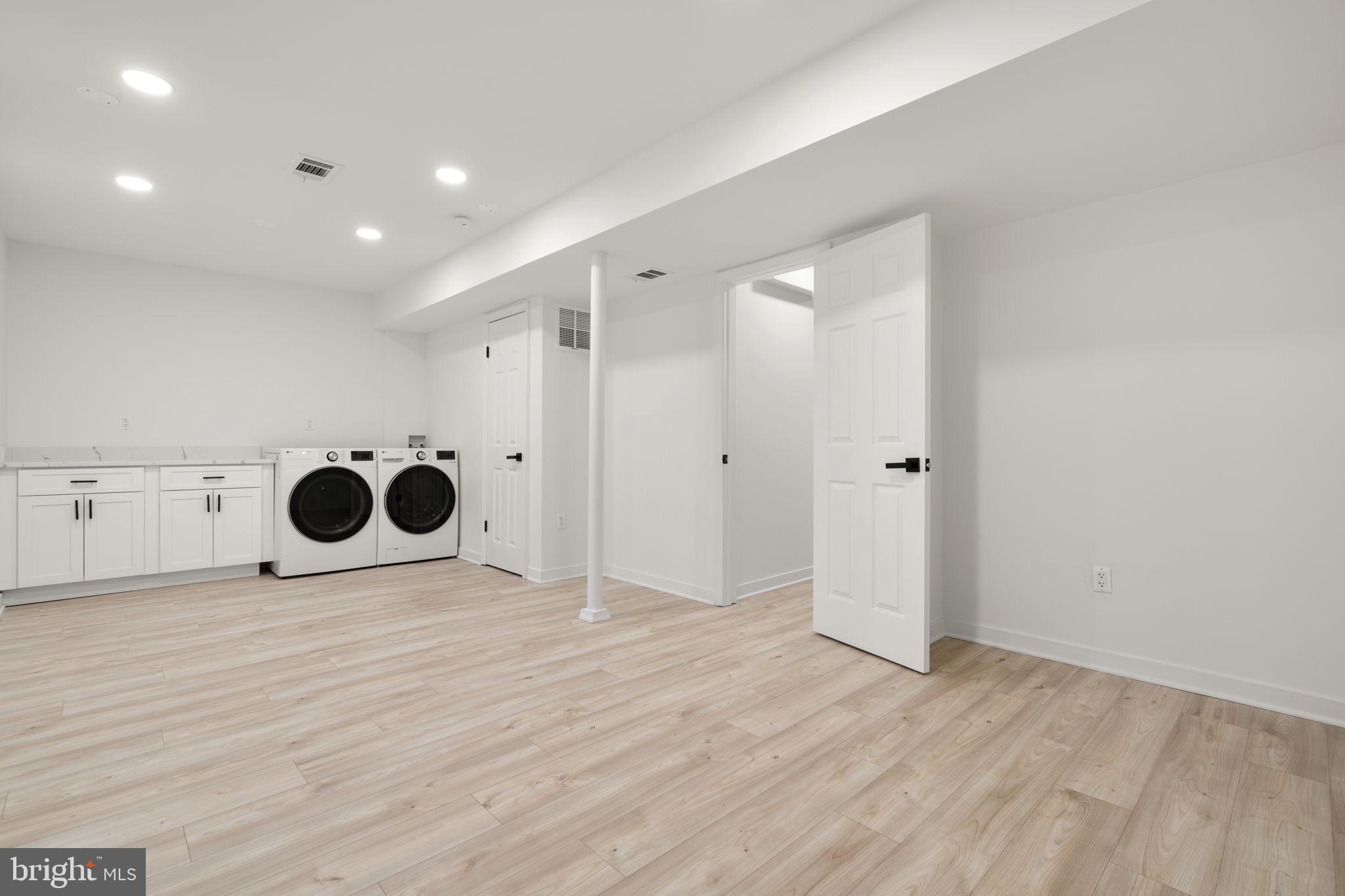 2339 N POWHATAN STREET