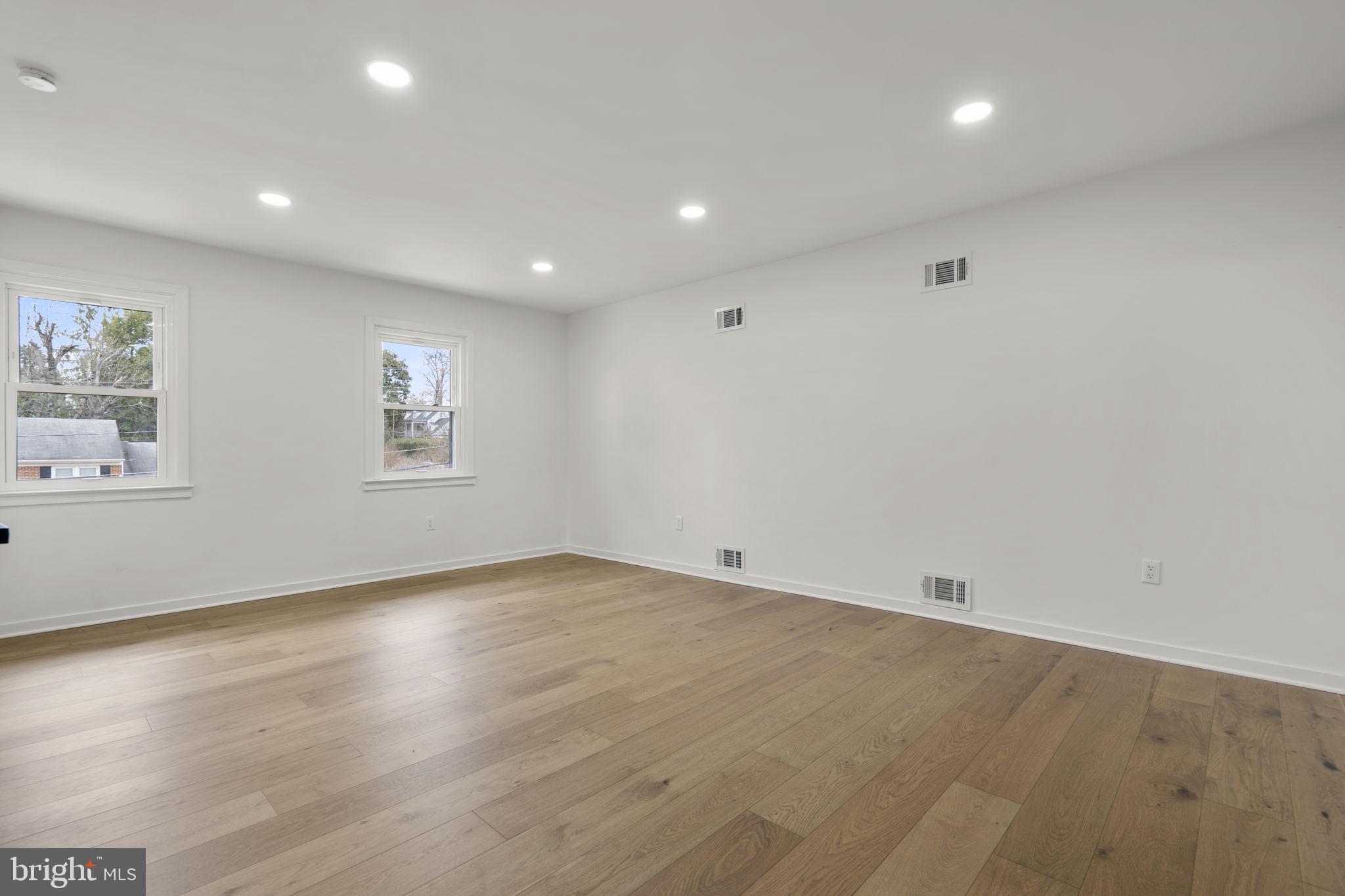 2339 N POWHATAN STREET