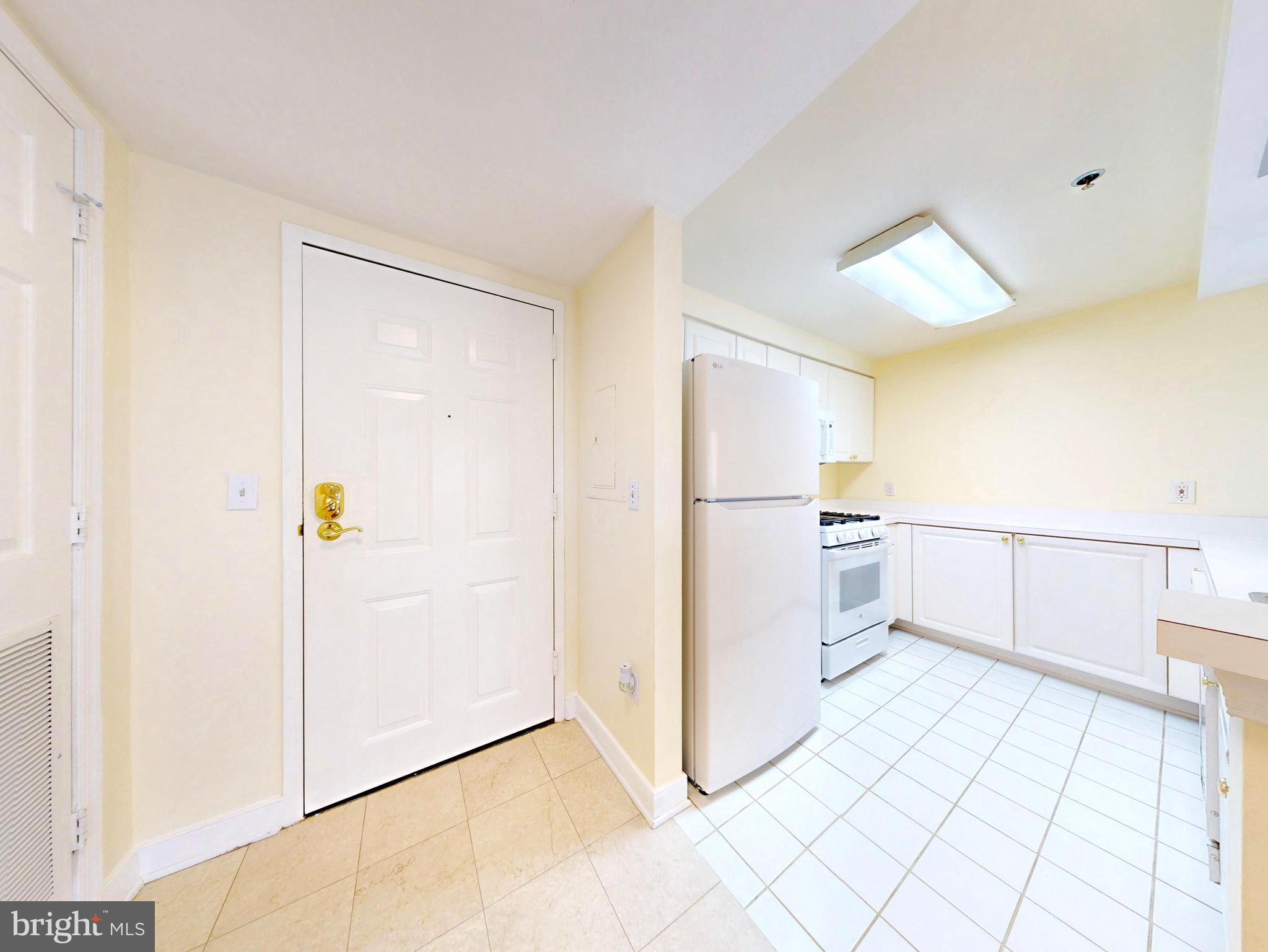 1045 N UTAH STREET 308