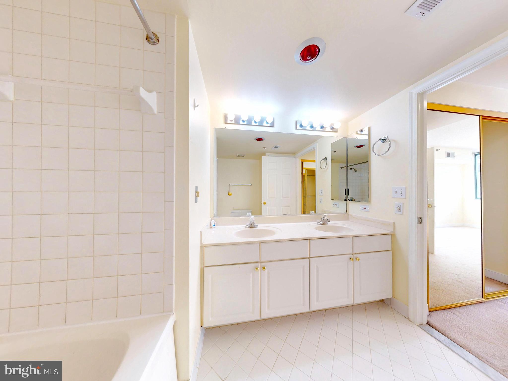 1045 N UTAH STREET 308