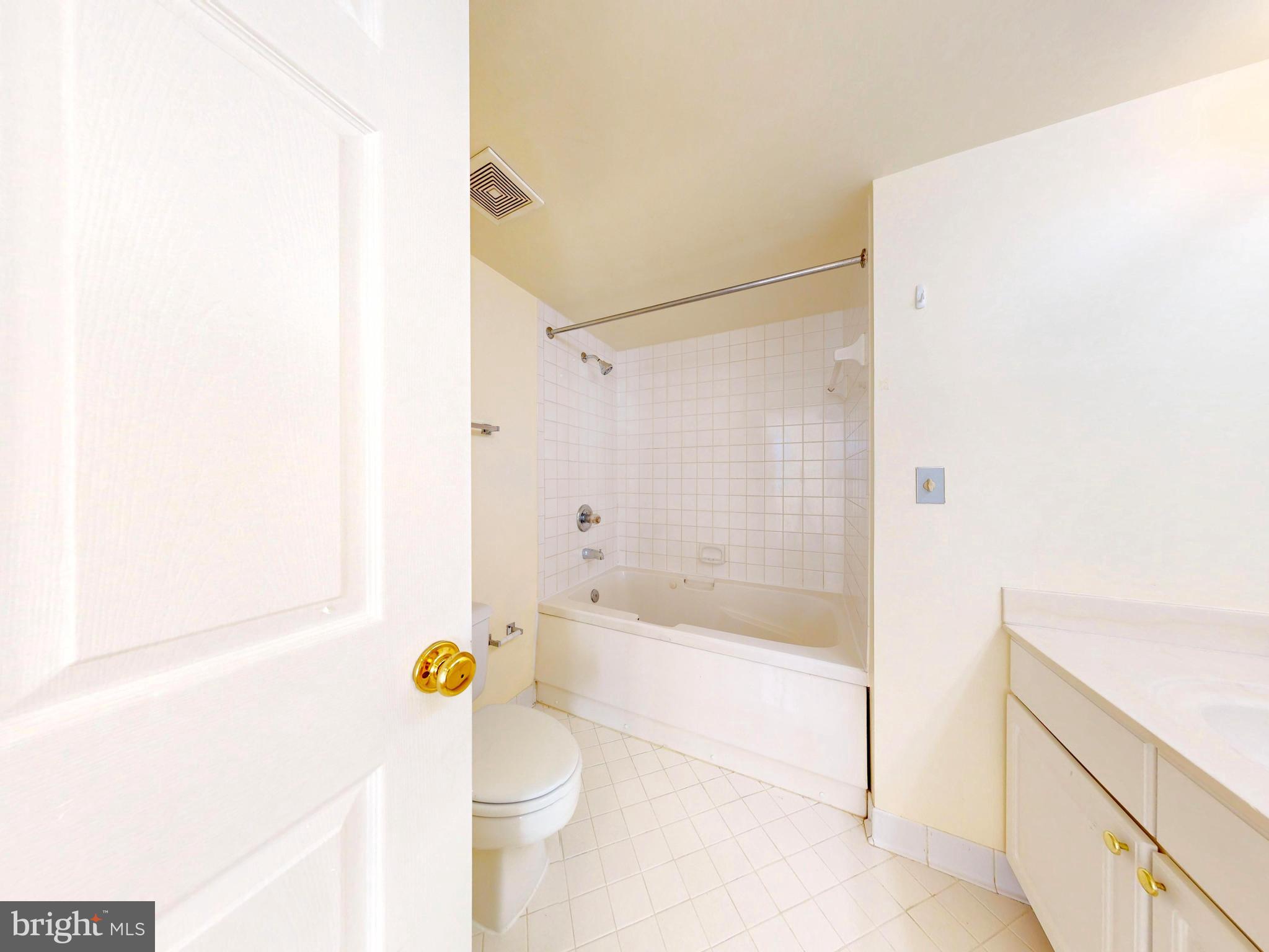 1045 N UTAH STREET 308