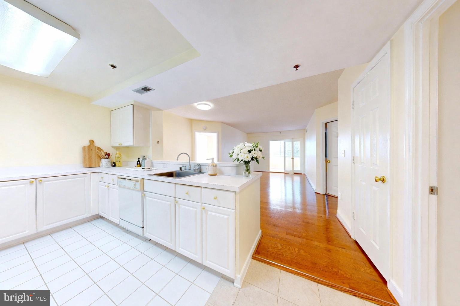 1045 N UTAH STREET 308