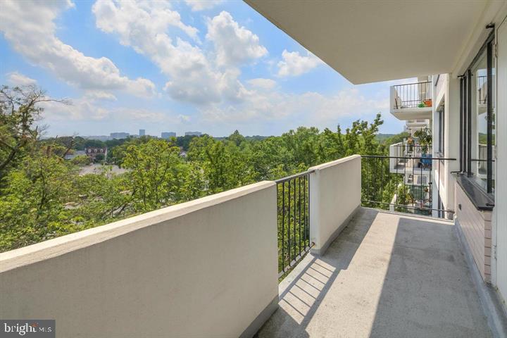 4501 ARLINGTON BOULEVARD 729