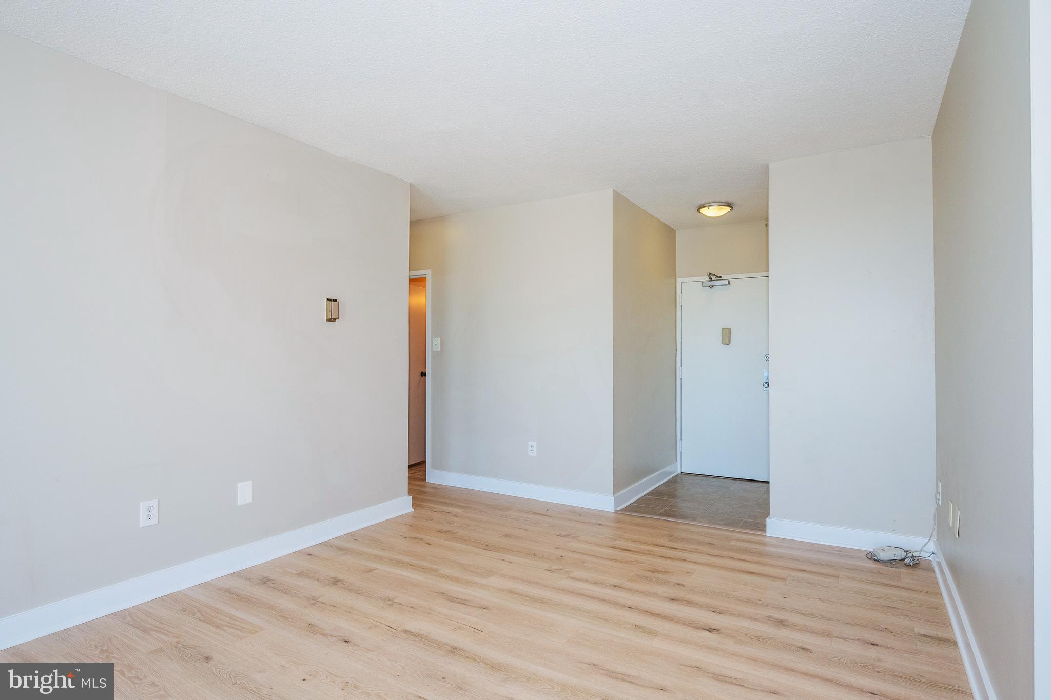 4141 N HENDERSON ROAD 822