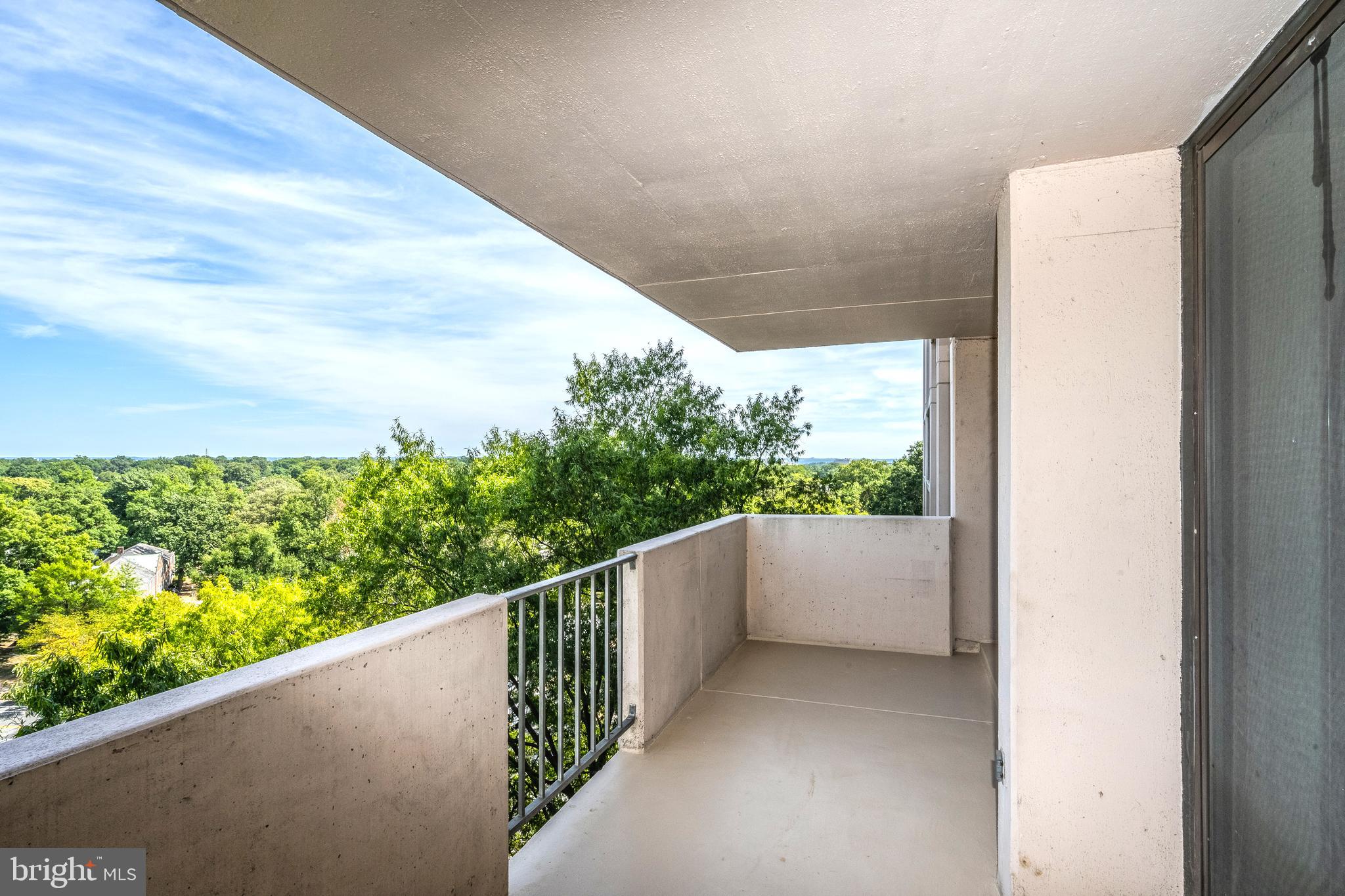 4141 N HENDERSON ROAD 822