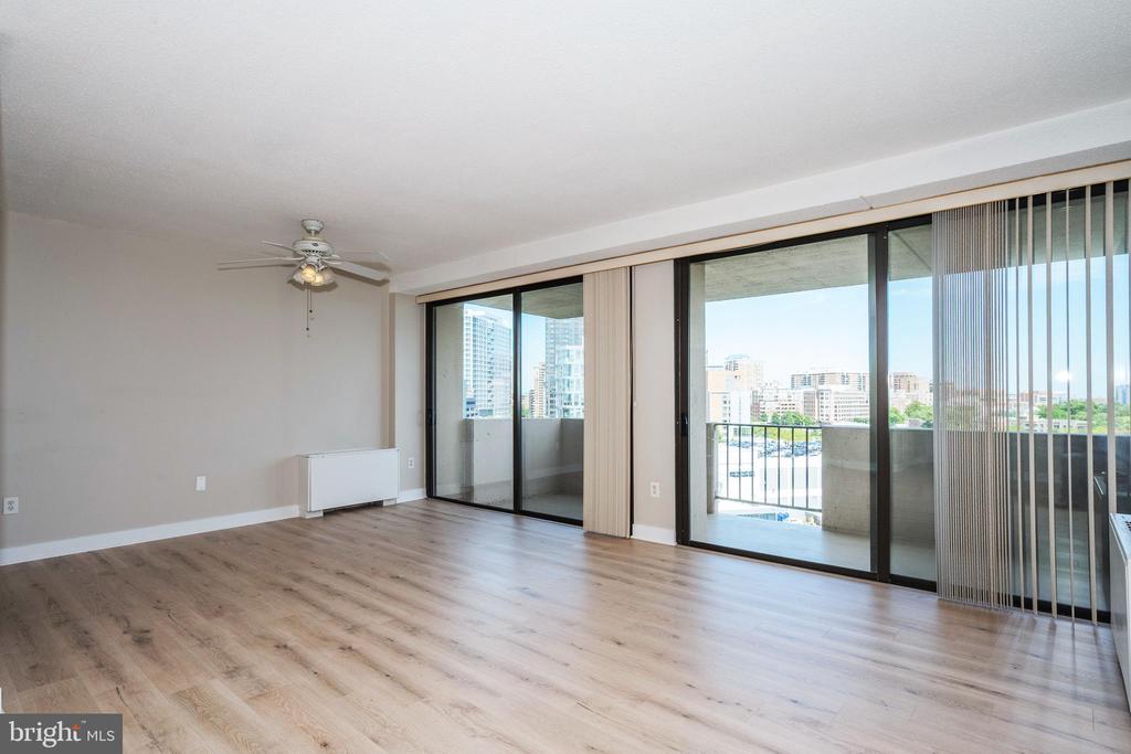 4141 N HENDERSON ROAD 822