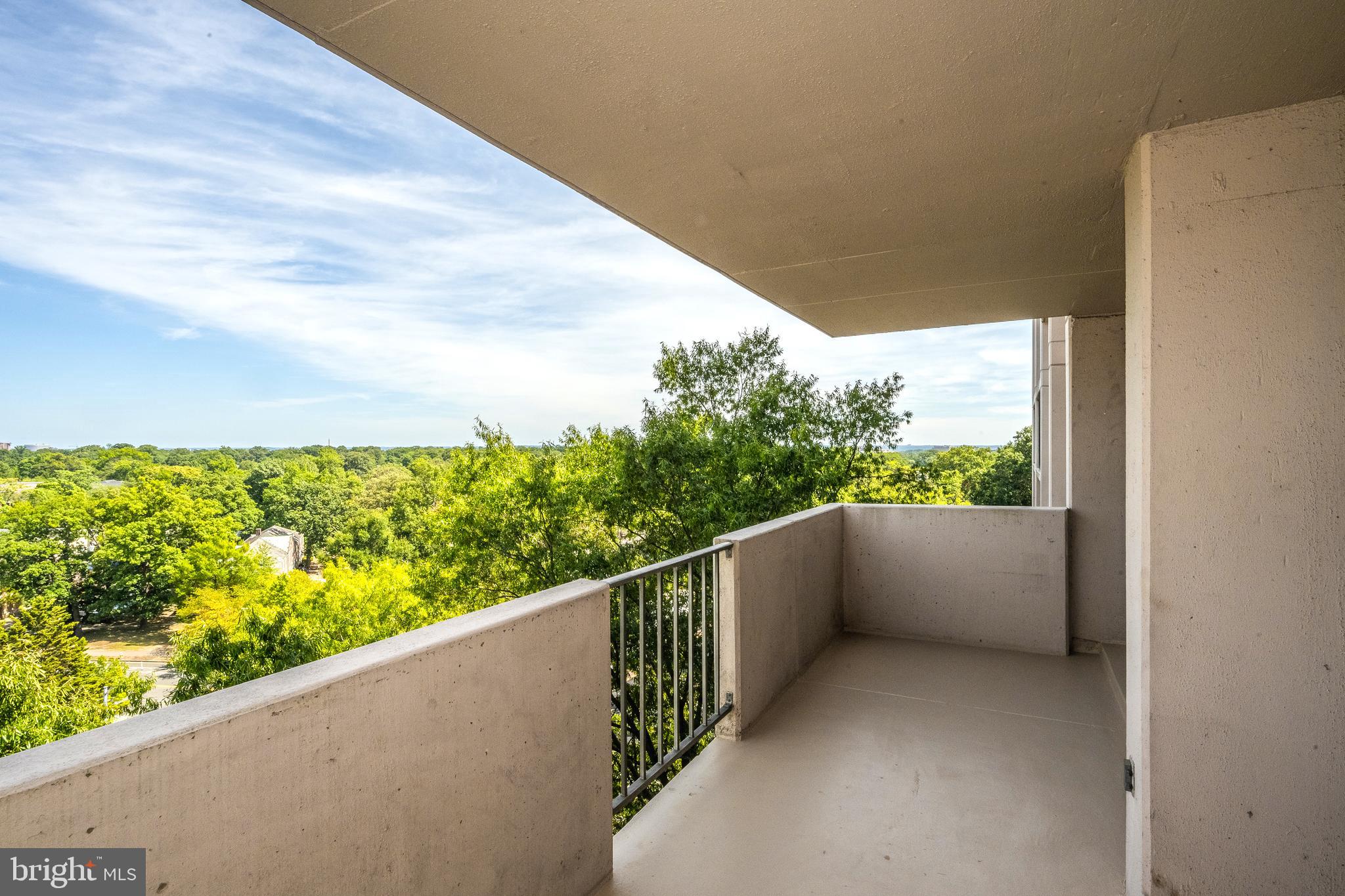 4141 N HENDERSON ROAD 822