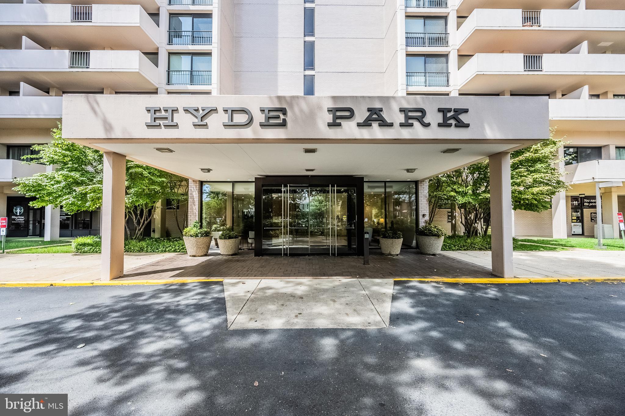 4141 N HENDERSON ROAD 822