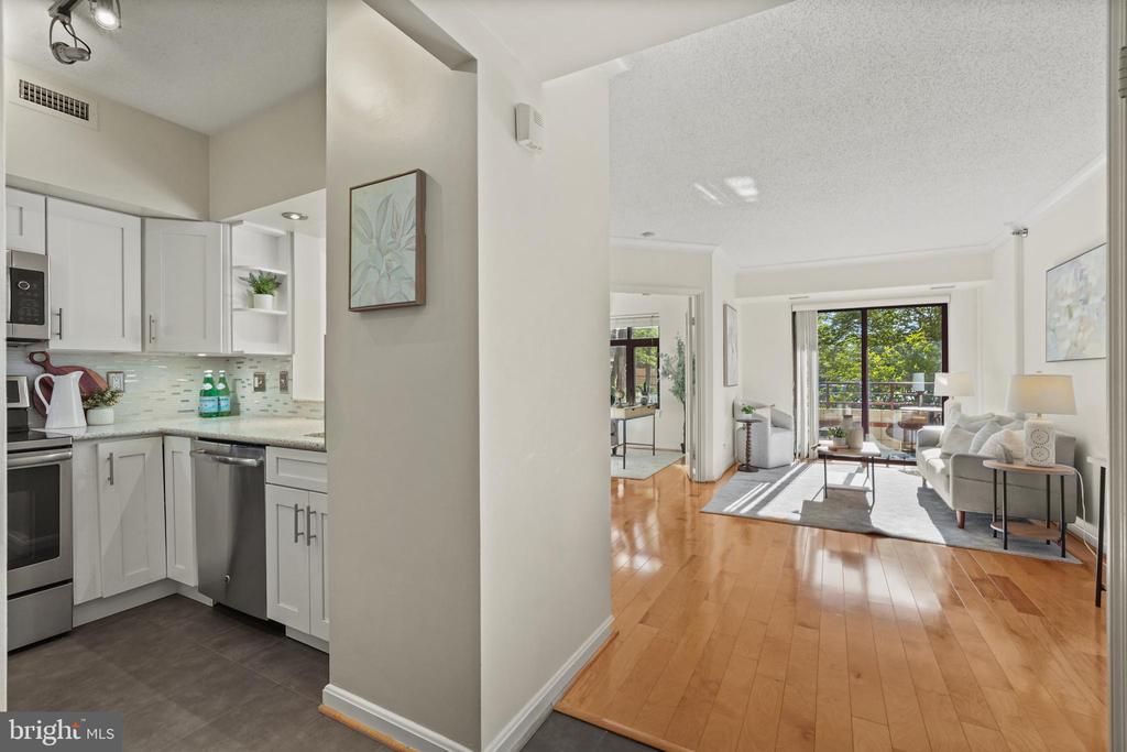 2400 CLARENDON BOULEVARD 103