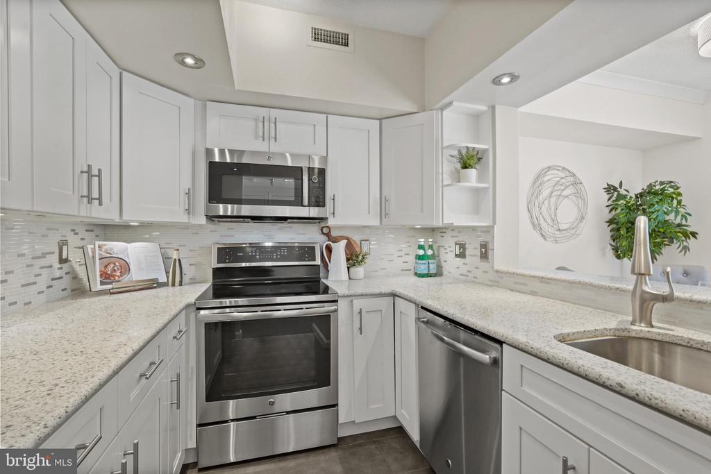 2400 CLARENDON BOULEVARD 103