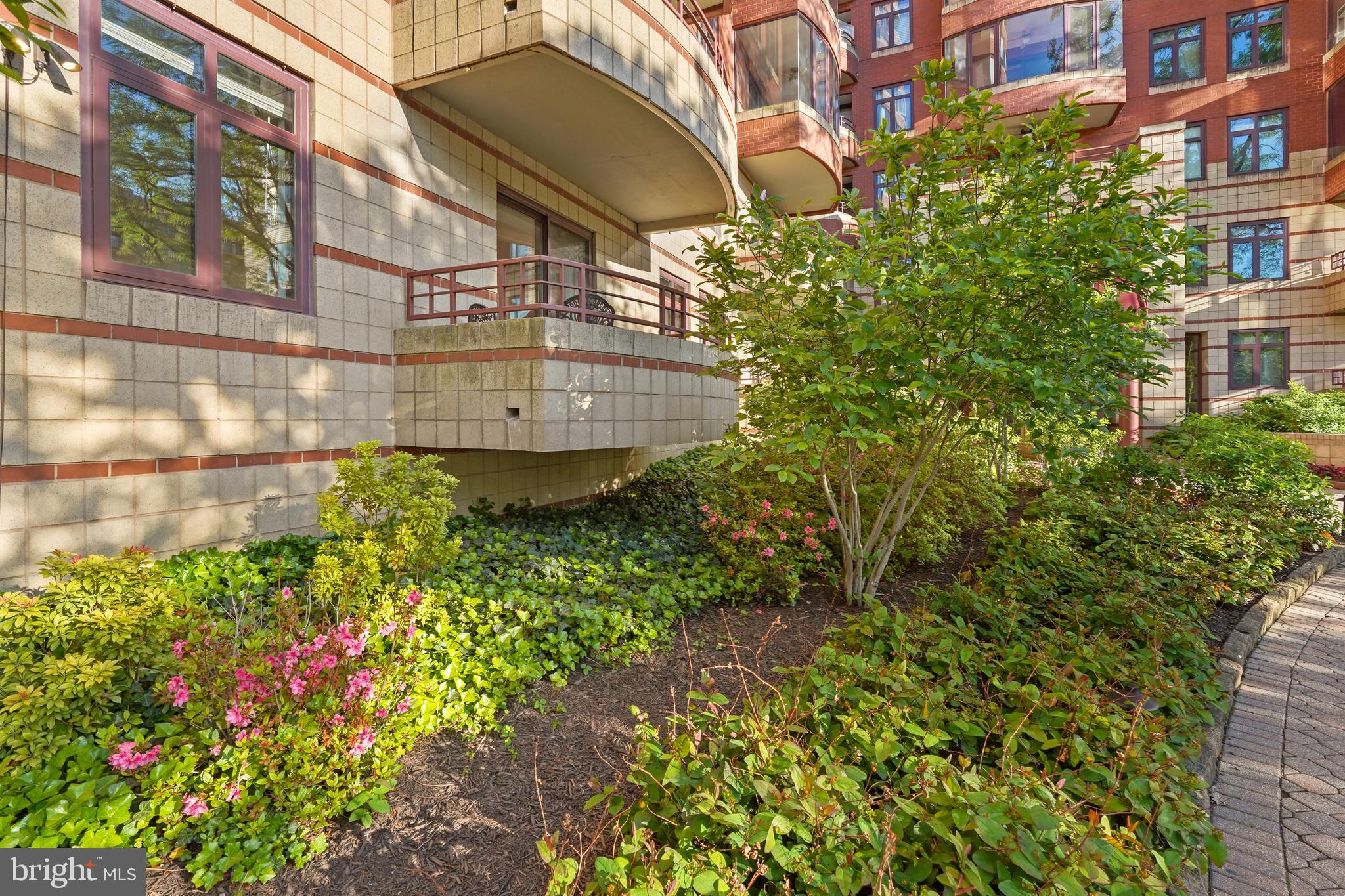 2400 CLARENDON BOULEVARD 103