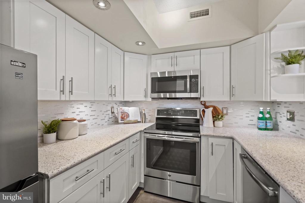 2400 CLARENDON BOULEVARD 103