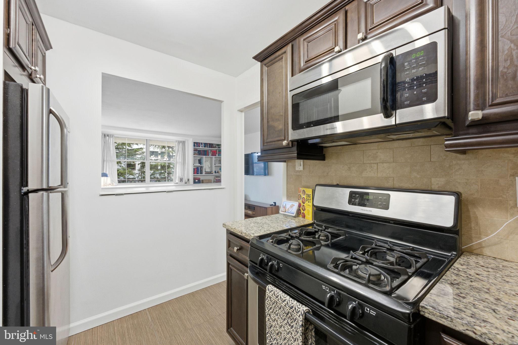 2030 N ADAMS STREET 911