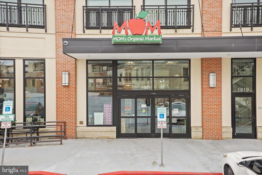 2030 N ADAMS STREET 911