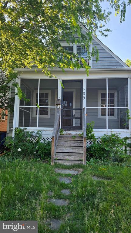 5623 6TH STREET N