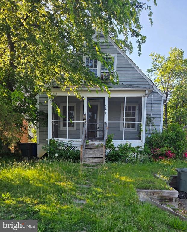 5623 6TH STREET N