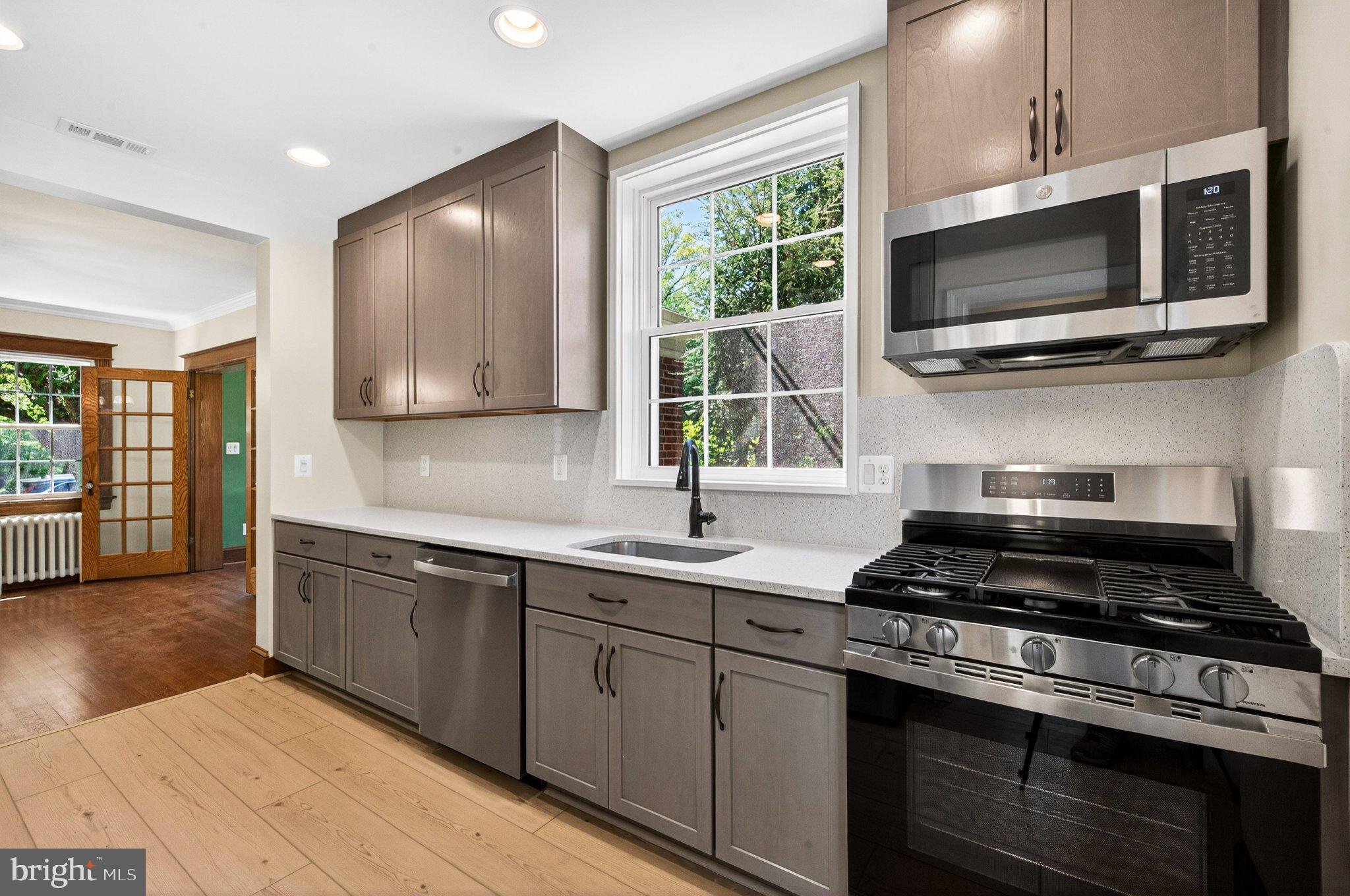 3105 17TH STREET N