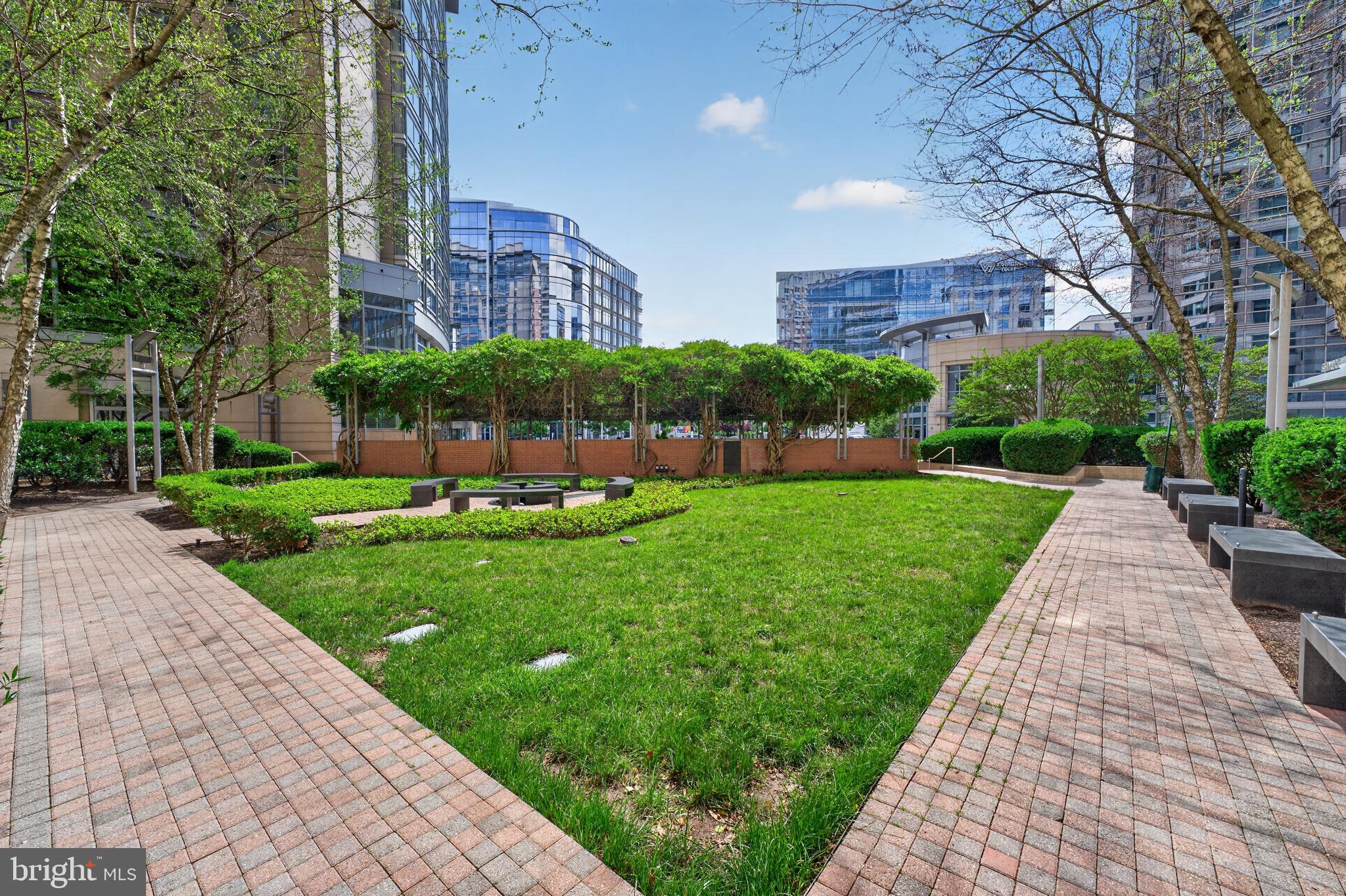 851 N GLEBE ROAD 1301