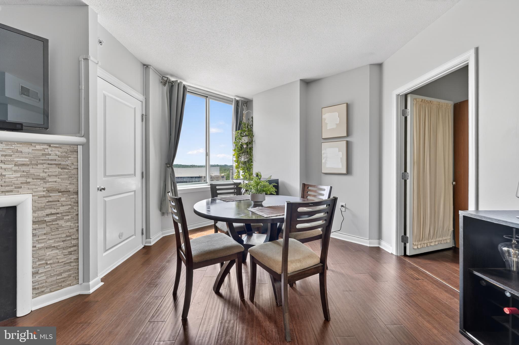 851 N GLEBE ROAD 1301