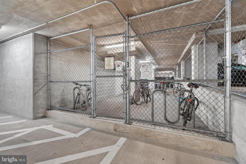 851 N GLEBE ROAD 1301