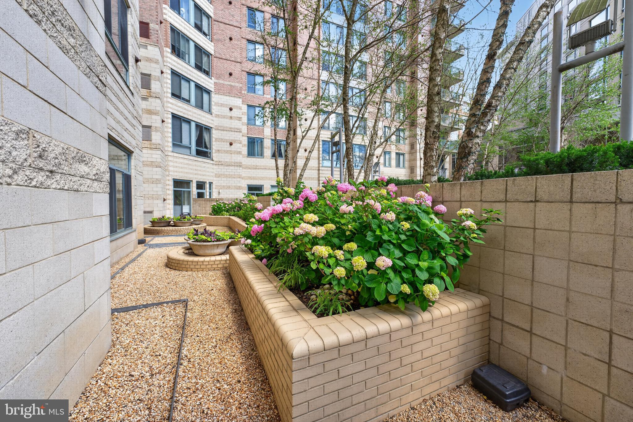 851 N GLEBE ROAD 1301